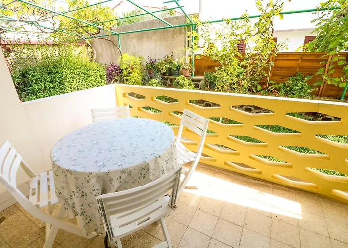 Magasic With Terrace Apartment *