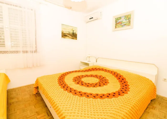 Magasic With Terrace Apartment