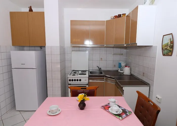 Magasic With Terrace Apartment